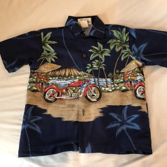 Hawaiian shirt and matching shorts - Picture 2 of 5